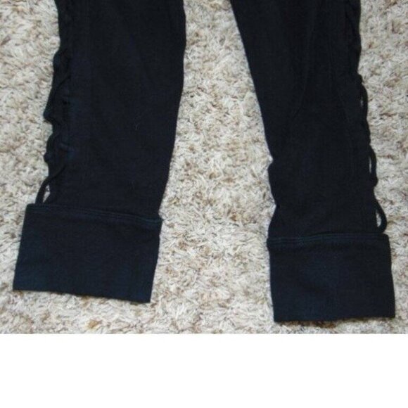 Womens Victorias Secret PINK Yoga Pants Medium Black Pull On Cropped Strappy Leg - Picture 4 of 5